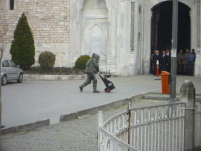 Sultanahmette Şüpheli paket