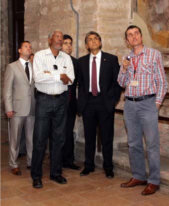 Morgan Freeman Başkan Demir’le Fatih’i Gezdi 