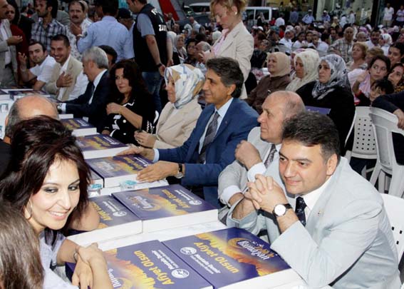 Binlerce Fatih’li iftarını Sümbülefendide  birlikte açtı