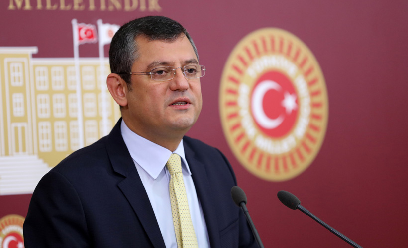 Özel, Akar'a tazminat ödemeye mahkum edildi