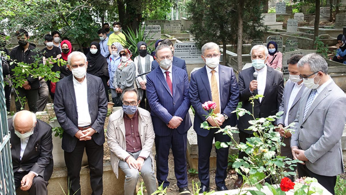 Cahit Zarifoğlu kabri başında anıldı