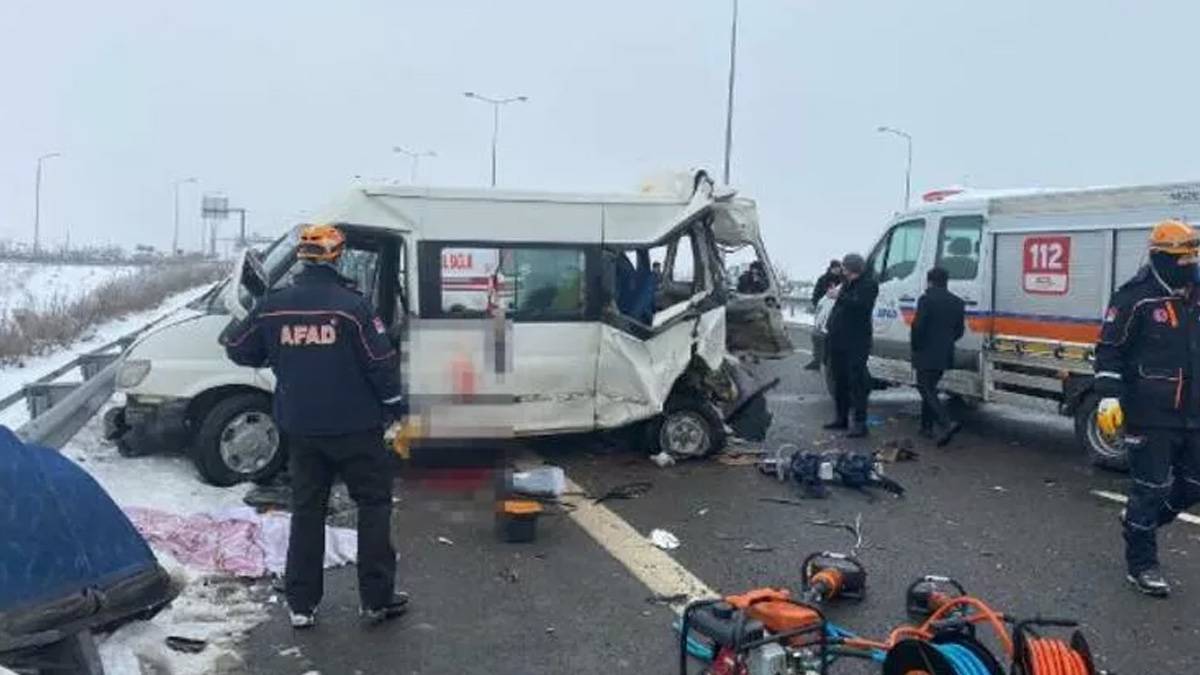 Ankara-Niğde Otoyolu\'nda feci kaza