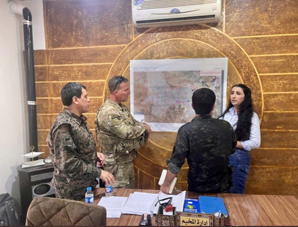 ABD’li general, teröristle kol kola