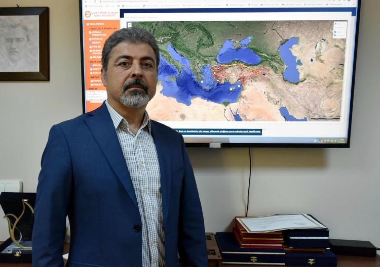 Depreminin büyüklüğü 5,9, şiddeti 8 olarak hesaplandı