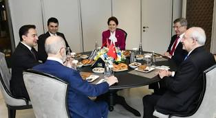 İki lider 'aday' olarak masaya oturdu