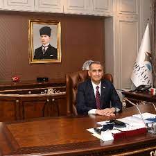 Adıyaman Valisi Mahmut Çuhadar "sağlık sorunları" nedeniyle görevinden istifa etti