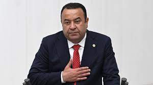 İYİ Parti Ankara Milletvekili Adnan Beker istifa etti