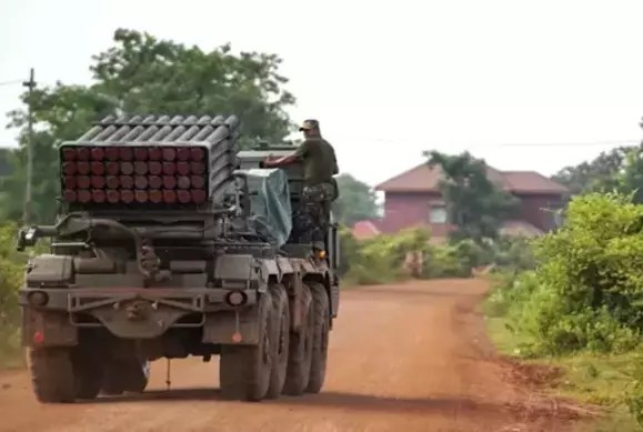 Tayland- , Kamboçya  daki Çatışmalar Savaşa Evrildi