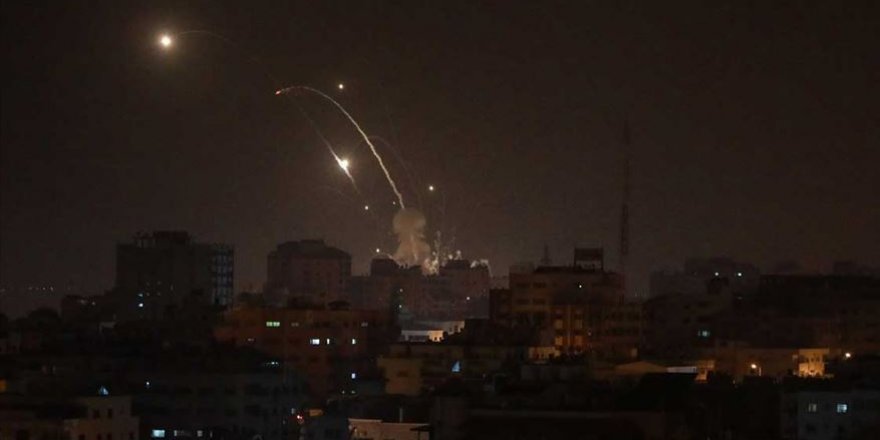 Siyonistler Gazzeye hava saldırısı