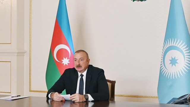 Azerbeycan dan Rusya ya