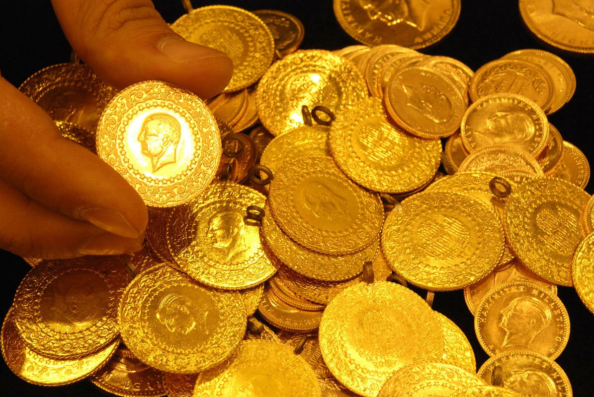 Altın fiyatları hızla düşüşe