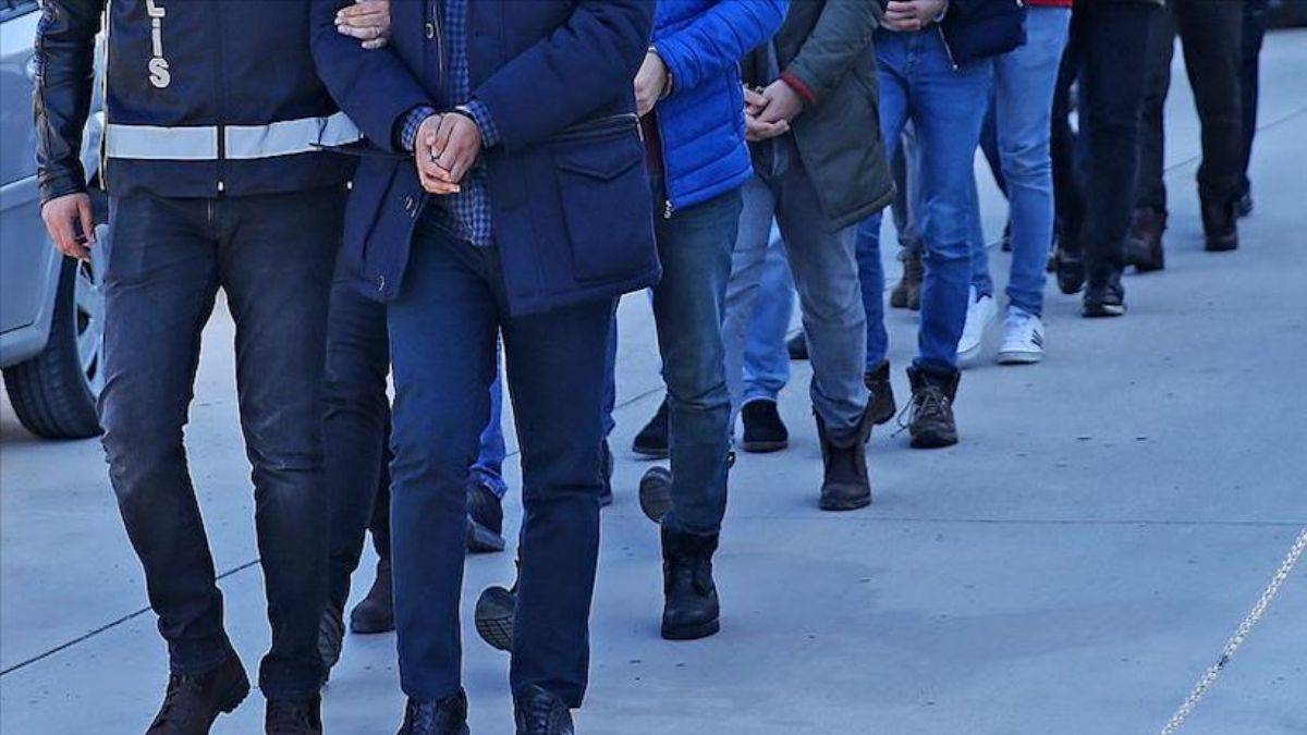 Rüşvet operasyonunda 25 polise tutuklama