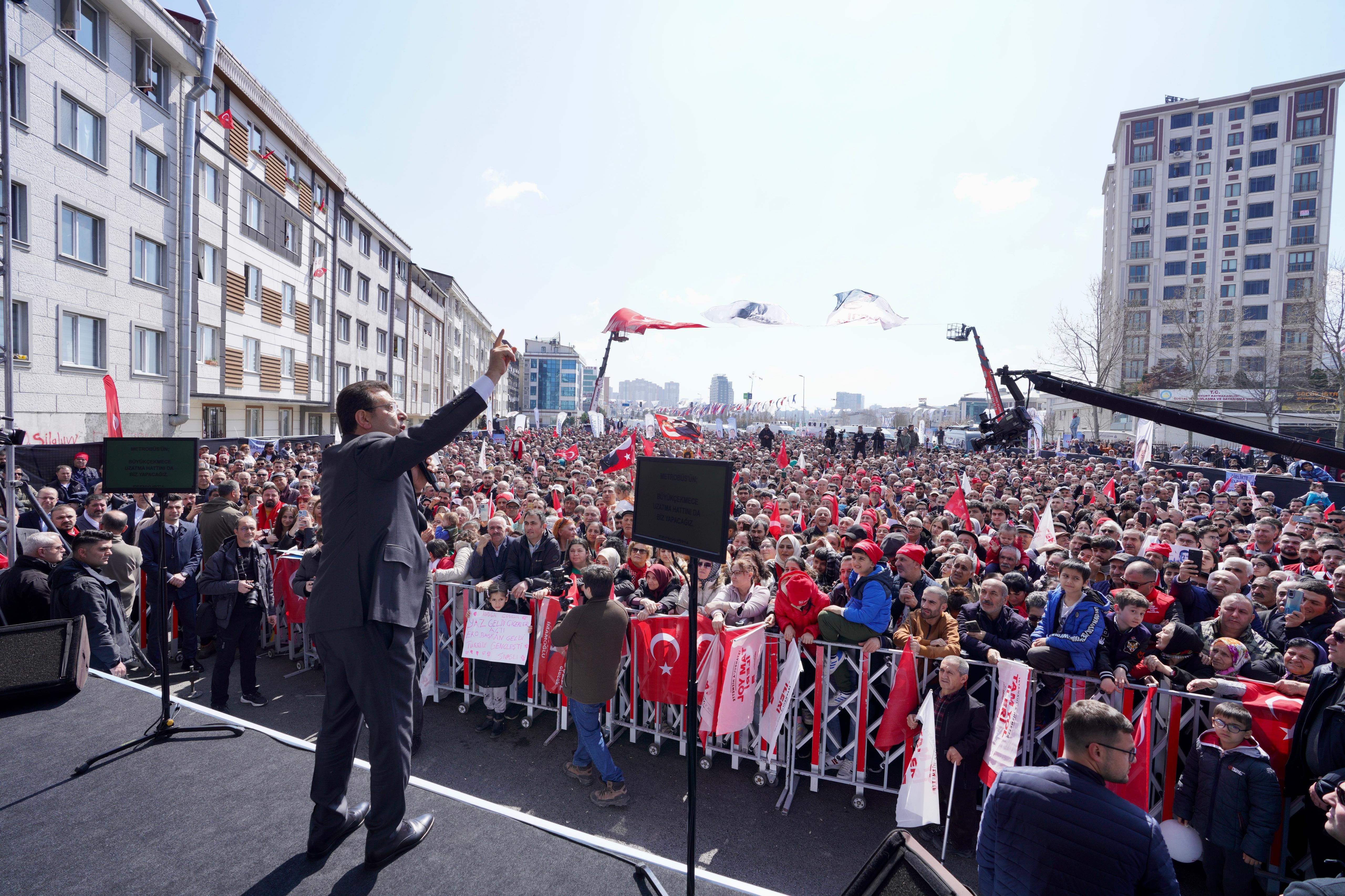 İmamoğlu: Particilik zamanı değil, oylarınızı